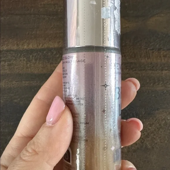 Revolution Bright Light Face Glow - Radiance Tan - Picture 3 of 3